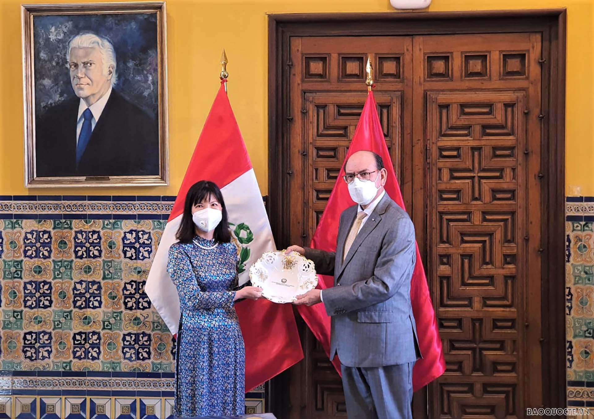 Vietnam desires to promote trade and investment relations with Peru